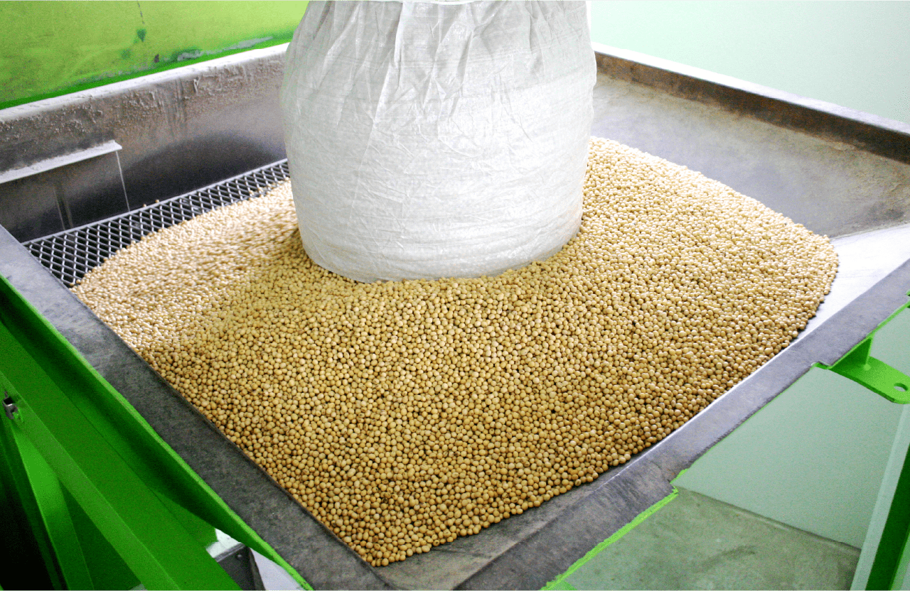 豆乳づくりに適した良質な大豆を厳選して使用