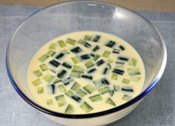 きゅうりと豆乳の冷製スープ