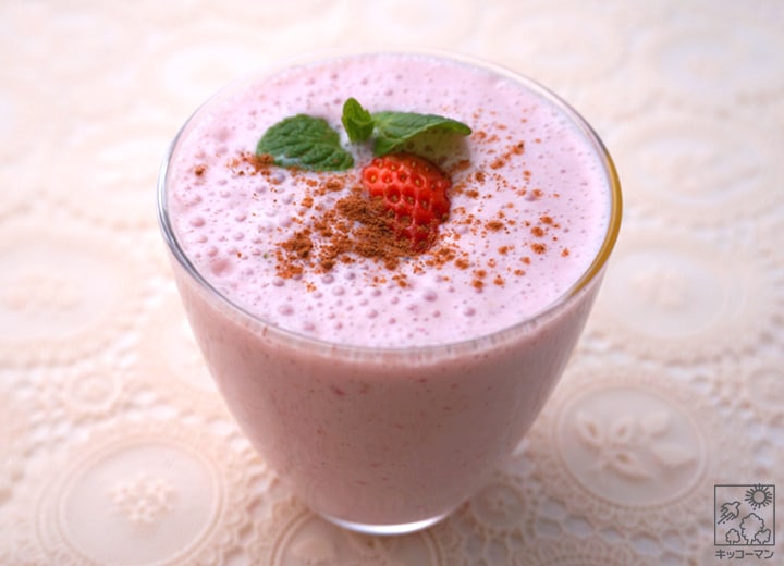 いちごの豆乳スムージー